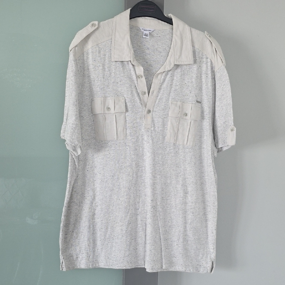 Calvin Klein Men's Size XL Short Sleeve Polo Shirt With Pockets And Trim Detail